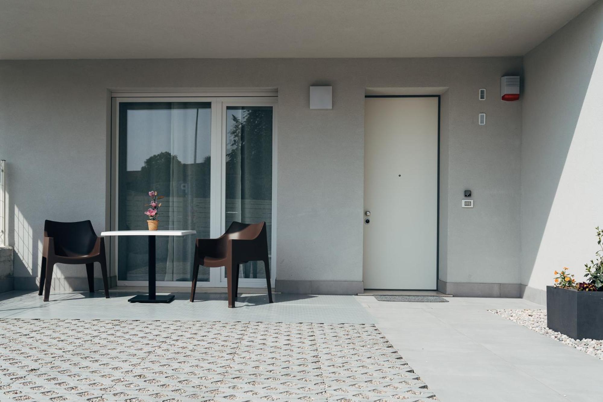 The Prince - Luxury Apartments With Pool Peschiera del Garda Ngoại thất bức ảnh